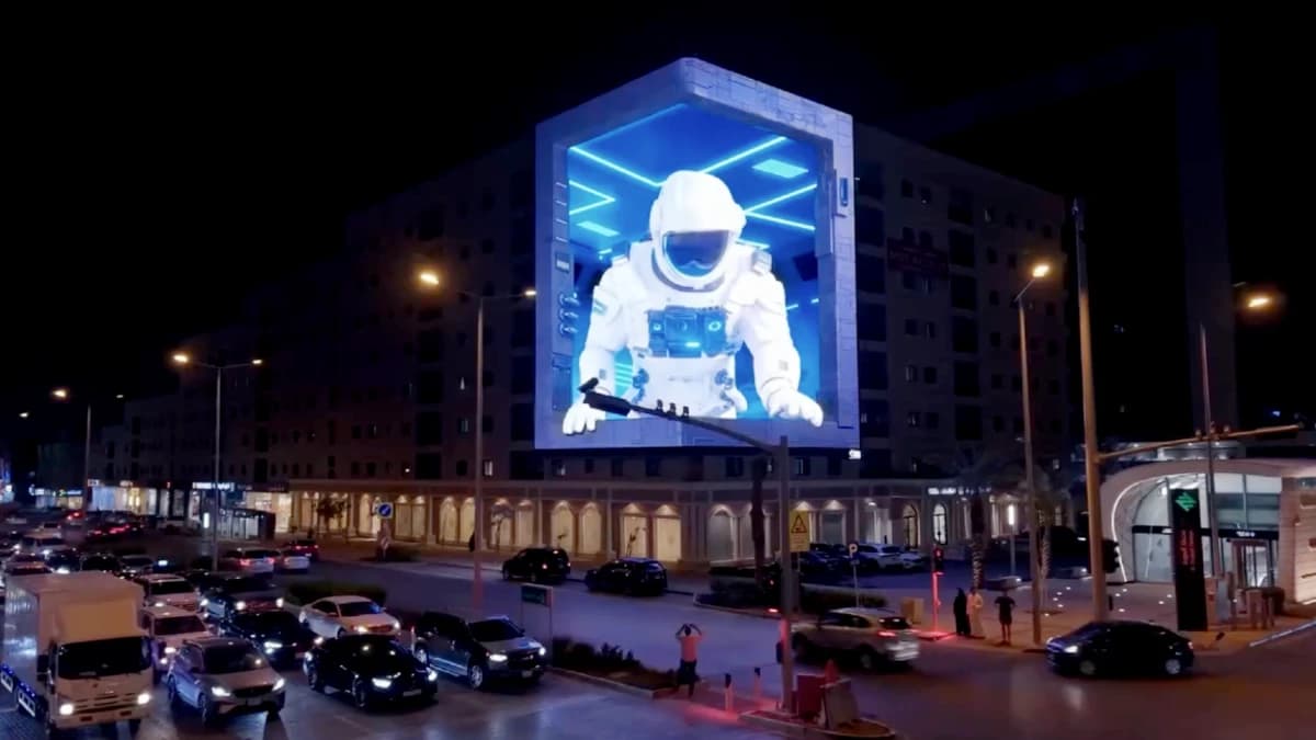 3D LED screen roadside advertising in Saudi Arabia